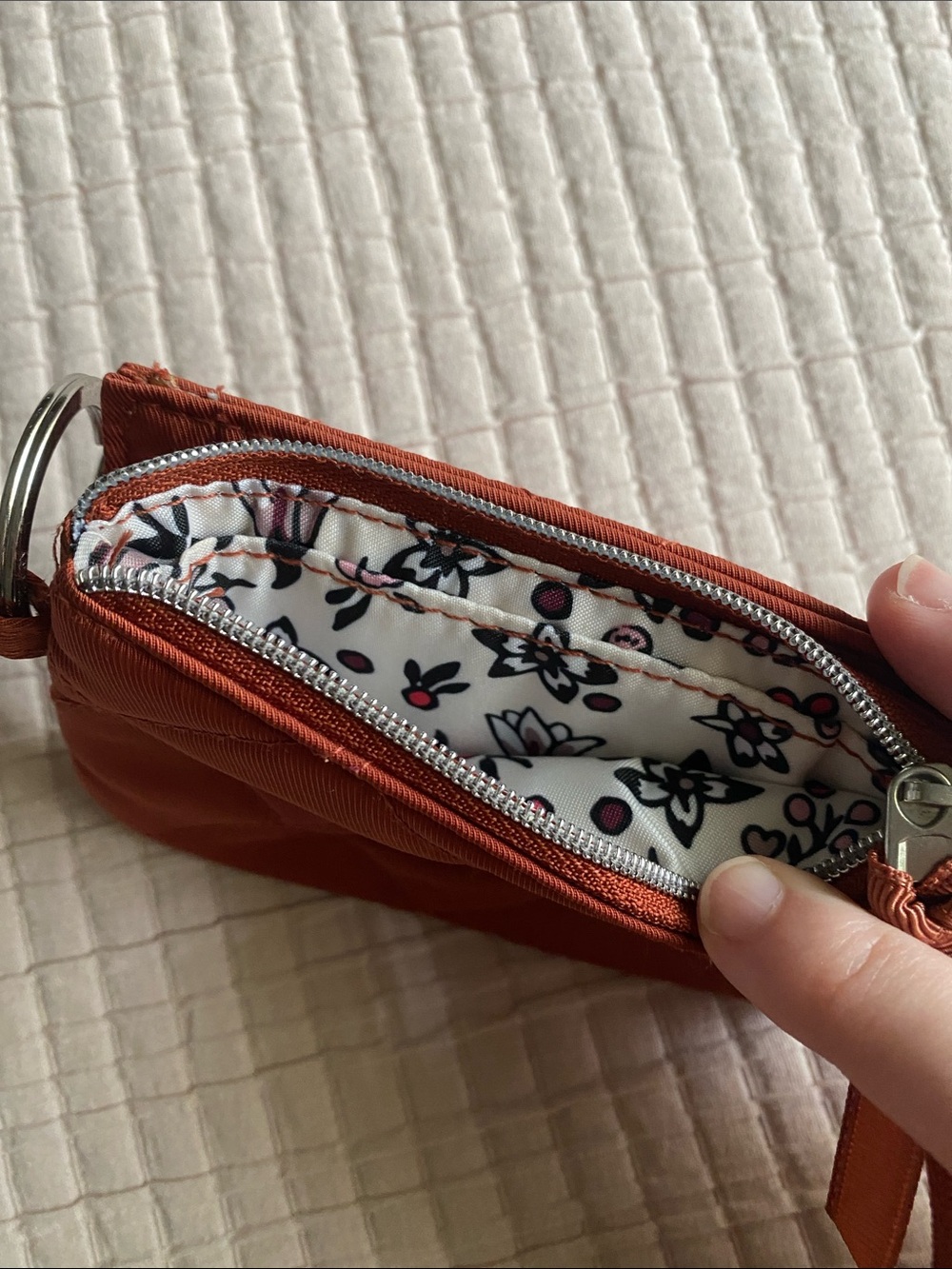Vera Bradley Deluxe Zip ID case in Performance Twill in Toasted Terracotta - Picture 4 of 4